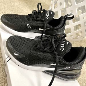Ladies Nike Air270 shoes
